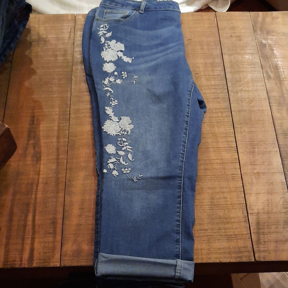Westport Denim Cuffed Capri